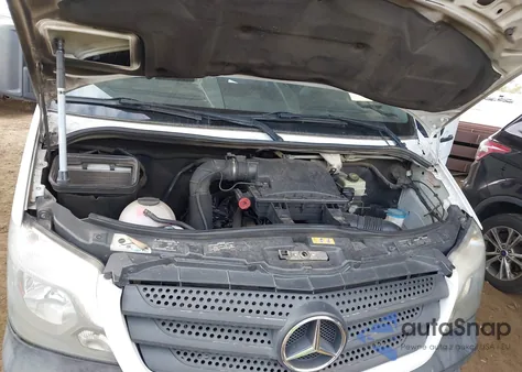 2015 Mercedes-Benz Sprinter 2500 High Roof z USA, uszkodzony, nr VIN WD3PE8DB5FP122860